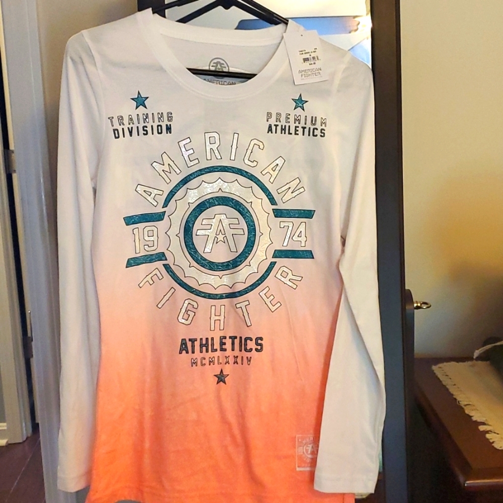 Long sleeve tee